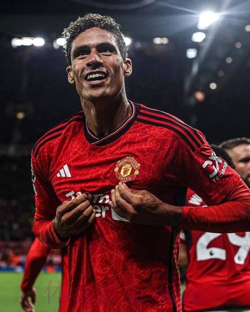 米尔斯:瓦拉内的失误是因曼城的压迫所导致 米尔斯:瓦拉内的失误是因曼城的压迫所导致